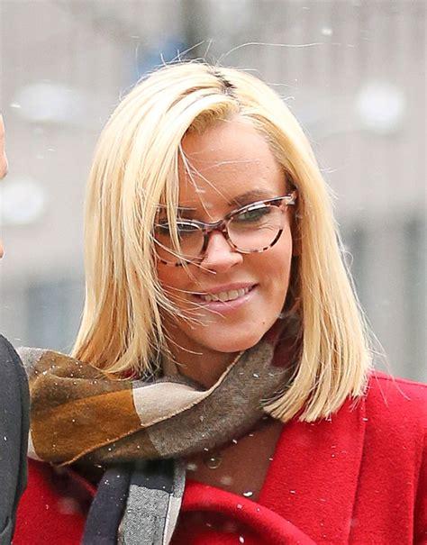 jenny mccarthy eyeglasses.